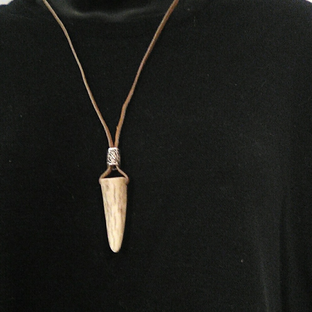 New authentic deer antler necklace